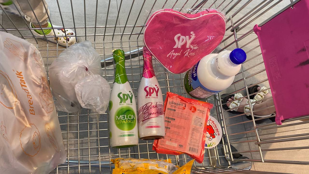 SPY Sparkle Fruit Revolutionizing FMCG Distribution with Da Houg Heng at Makro Cambodia - Image 12